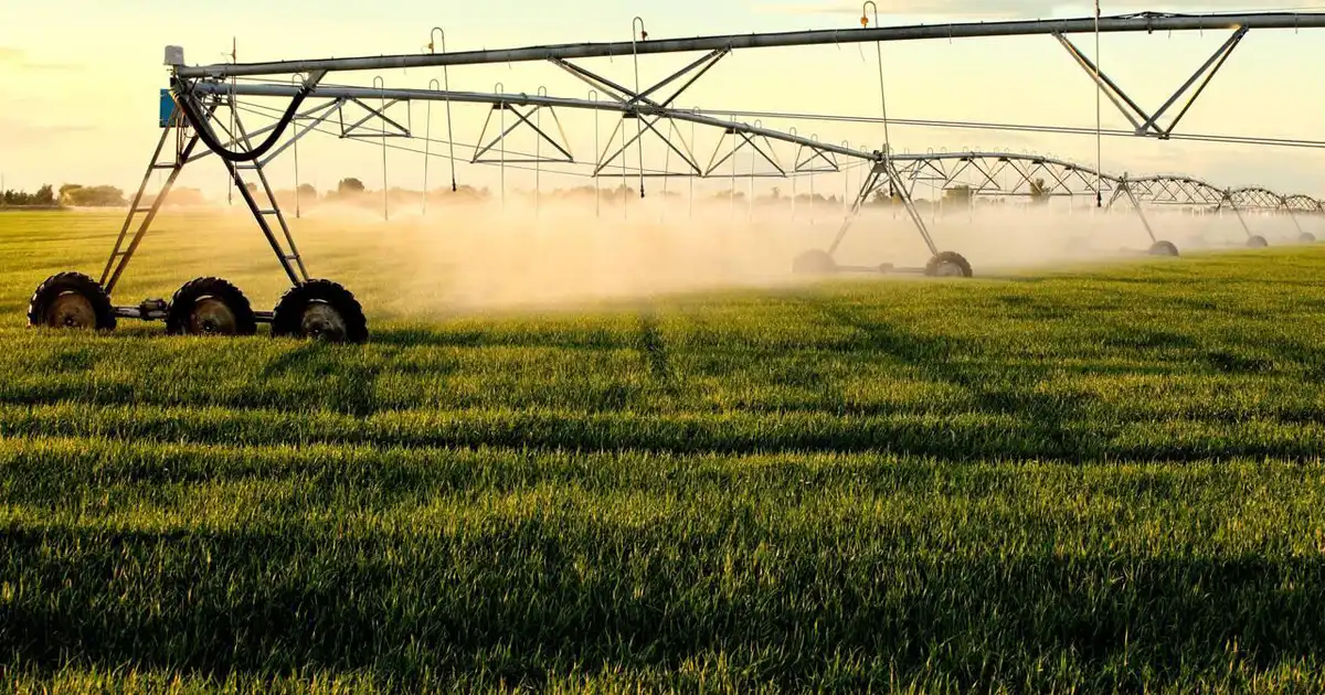 آبیاری بارانی مزارع